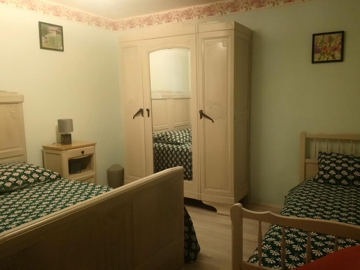 Bed and Breakfast La Ferme Du Crie Chaudeyrolles Exterior foto